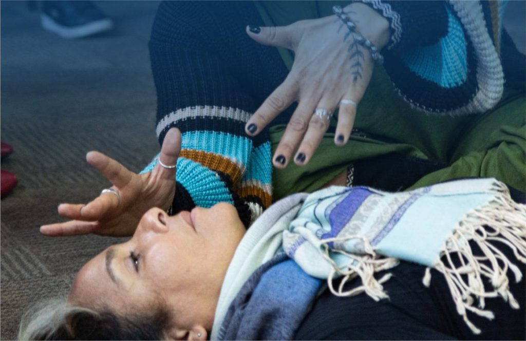 Ritual para espiritualidade secular e presença consciente.