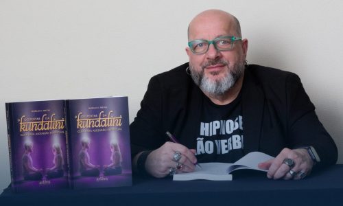 Despertar da Kundalini e ativação da energia interior para transformação espiritual e autoconhecimento.